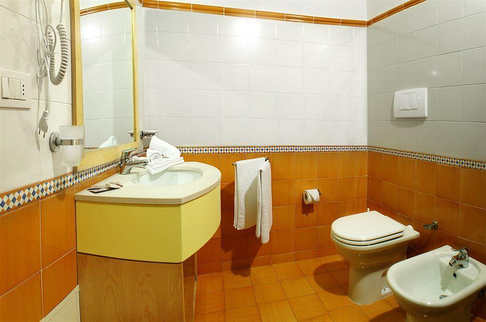 Oasi D'Oriente Aparthotel Santa Cesarea Terme Ngoại thất bức ảnh